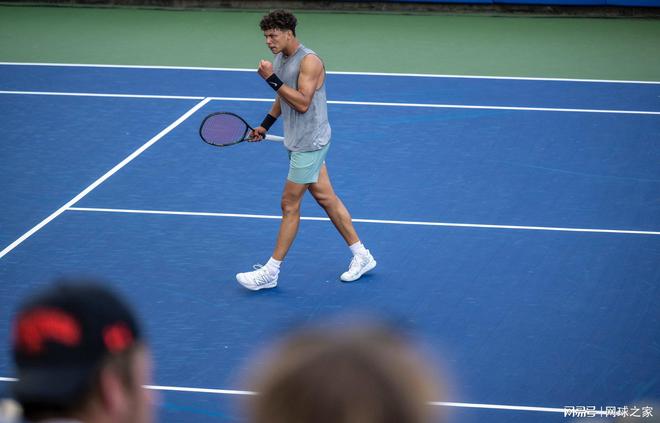 直是山东泰 直是山东泰